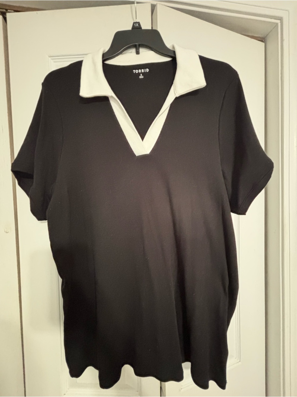 torrid Black Short-Sleeve Polo V-Neck Top with White Contrast Collar